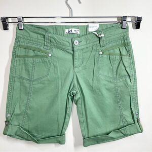 NWT l.e.i. Nixie Y2K Bermuda Shorts Aspen Green Size 11